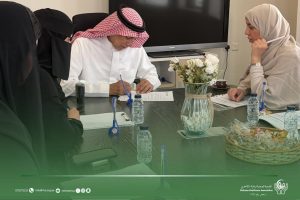 الجمعية ومستشفى استر سند يوقعان شراكة مجتمعية لتقديم خدمات صحية للمتقاعدين الأشد حاجة.